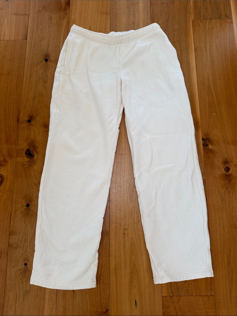 Aritzia Ivory Mega Fit Embroidered Detail Sweatpant M